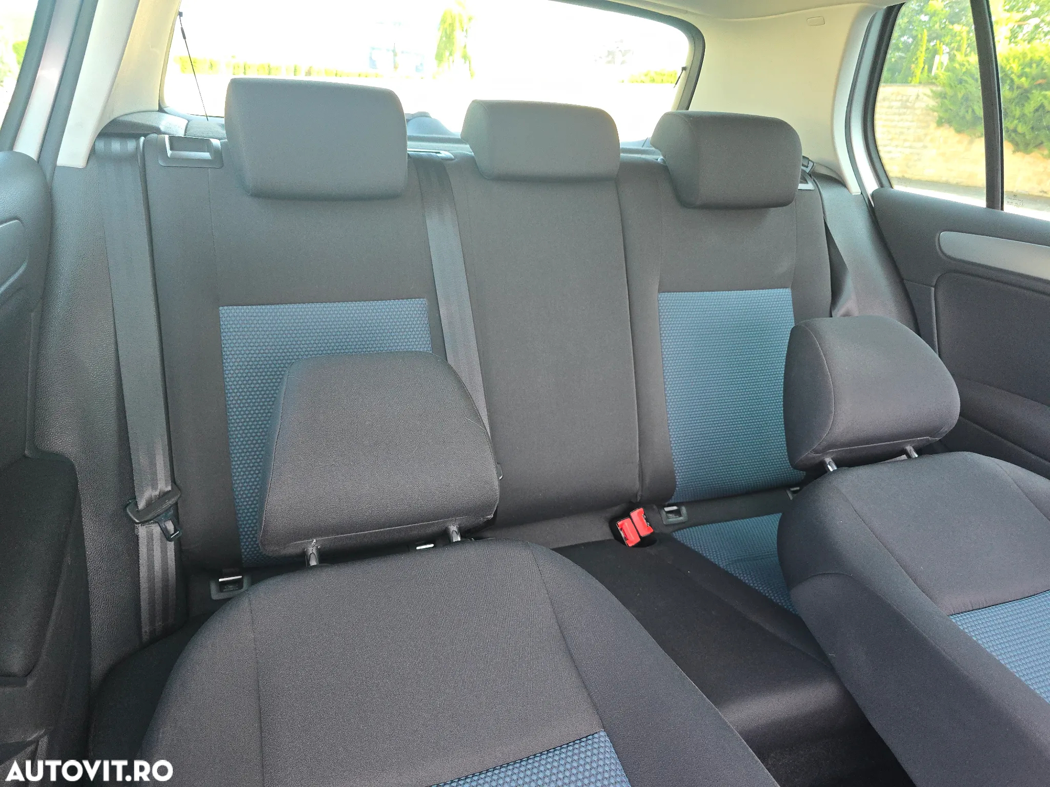Volkswagen Golf - 11