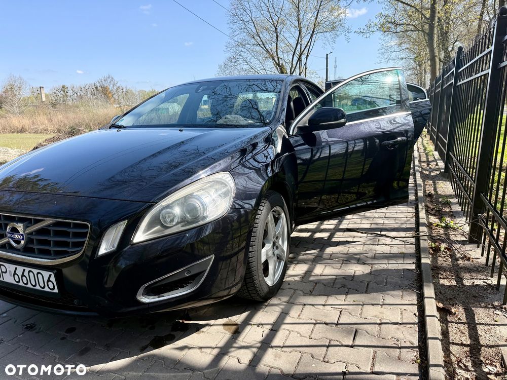 Volvo S60 D5 Geartronic Momentum - 4