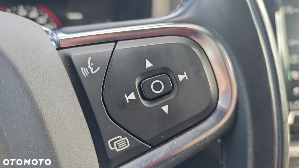 Volvo XC 60 T5 GPF Momentum - 16