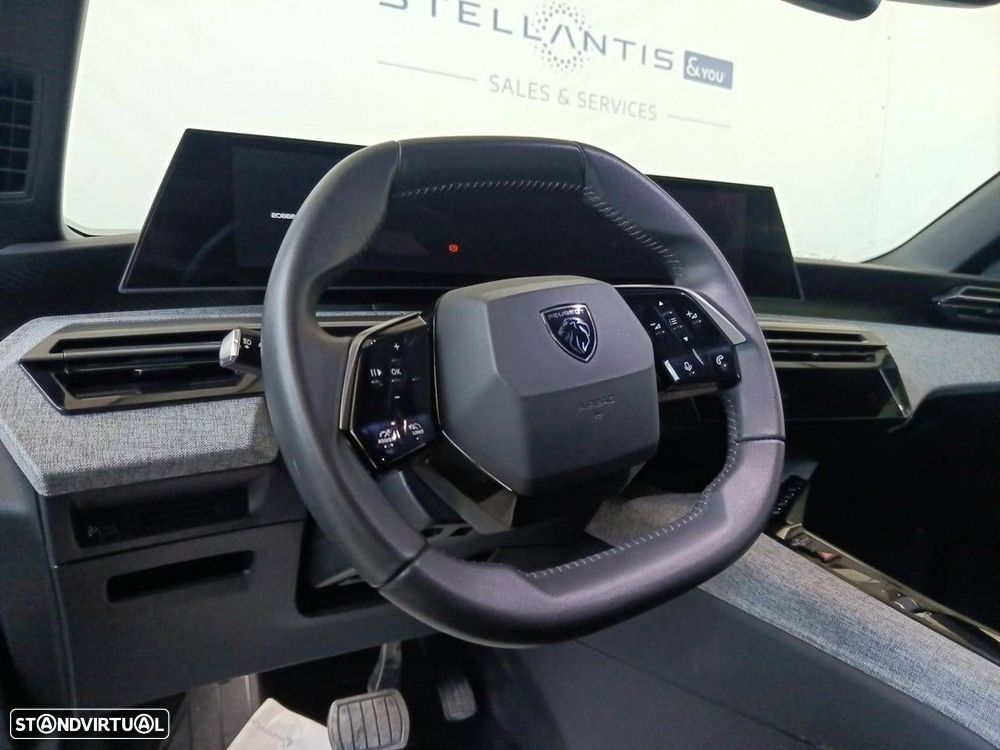 Peugeot 3008 1.2 Hybrid Allure e-DCS6 - 12