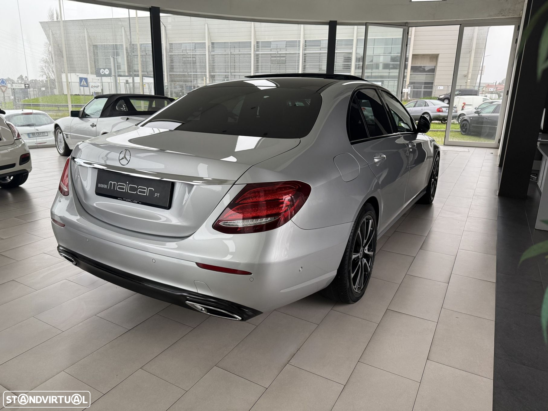 Mercedes-Benz E 220 d Avantgarde - 24