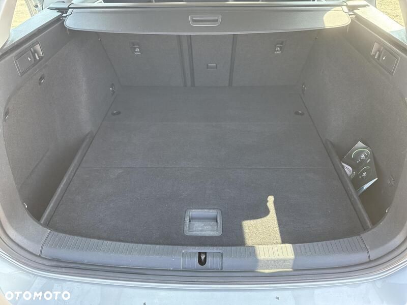 Volkswagen Golf - 23