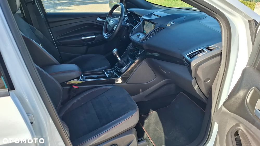 Ford Kuga 1.5 EcoBoost 2x4 ST-Line - 11