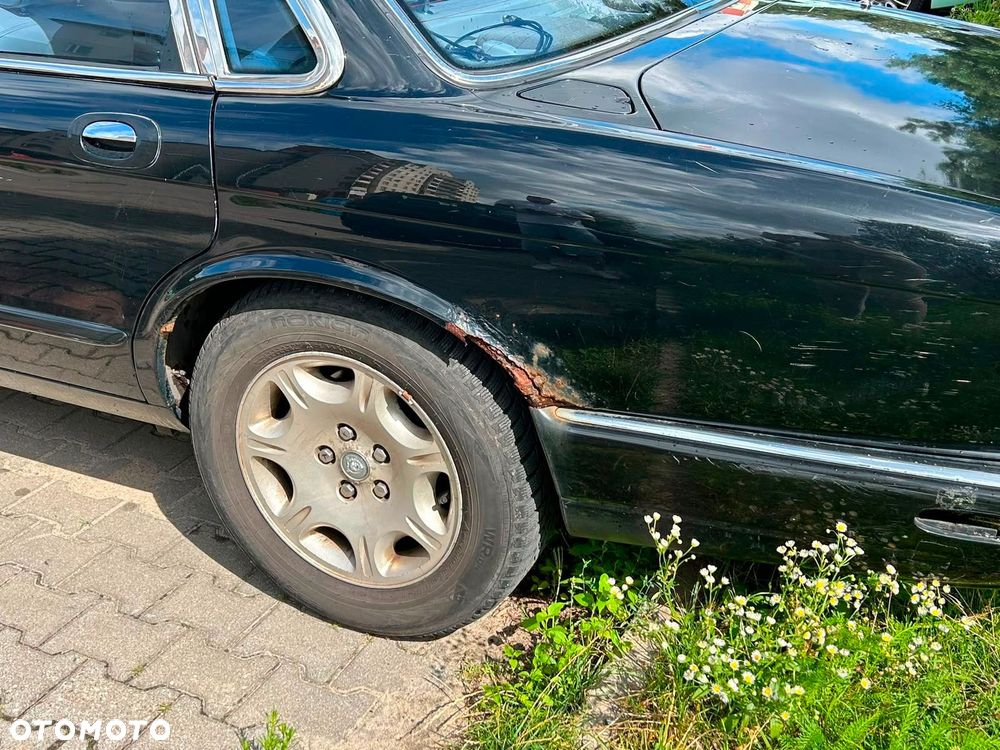 Jaguar XJ - 7