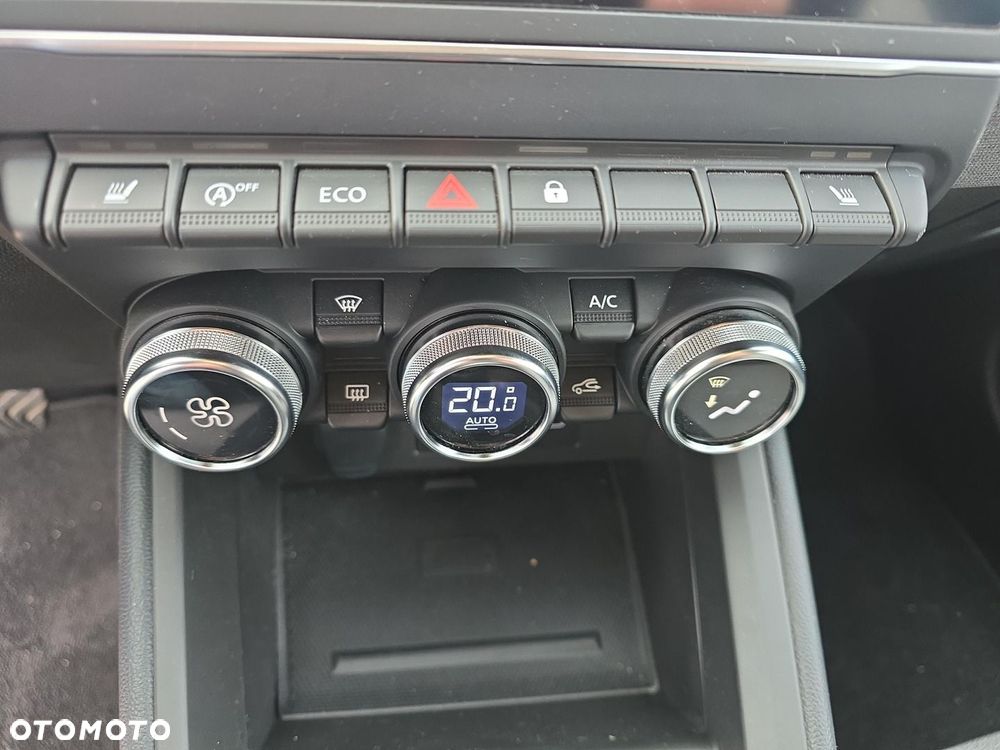 Mitsubishi Colt 1.0T Invite Style Cold - 26