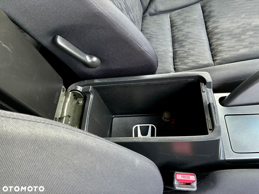 Honda Accord 2.0 i Executive - 26