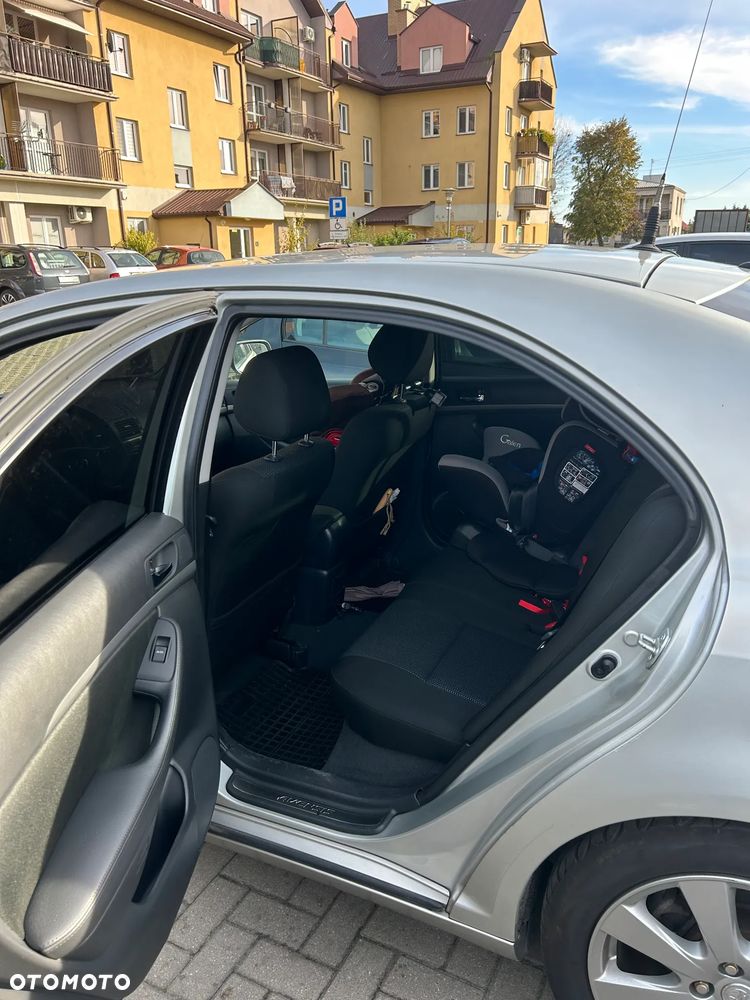 Toyota Avensis 2.2 D-4D Prestige - 7