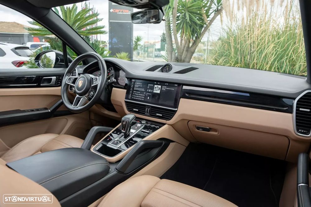 Porsche Cayenne - 19