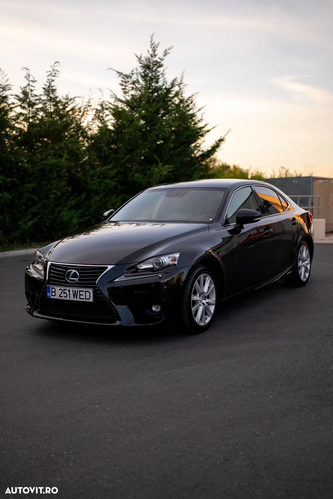 Lexus Seria IS 300h Aut. Executive - 7