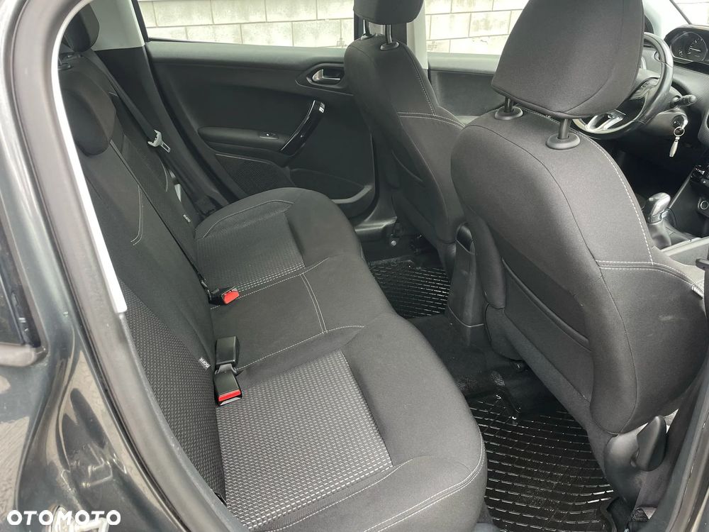 Peugeot 208 1.2 PureTech GPF Signature S&S - 9