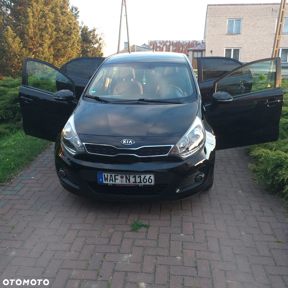 Kia Rio - 10