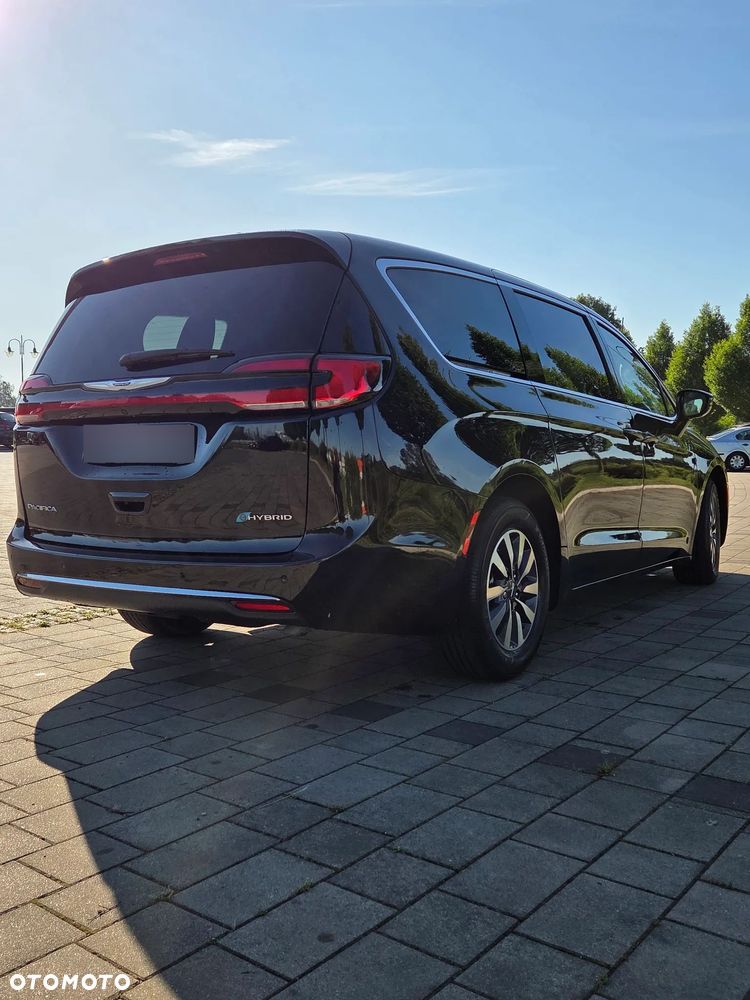 Chrysler Pacifica - 4