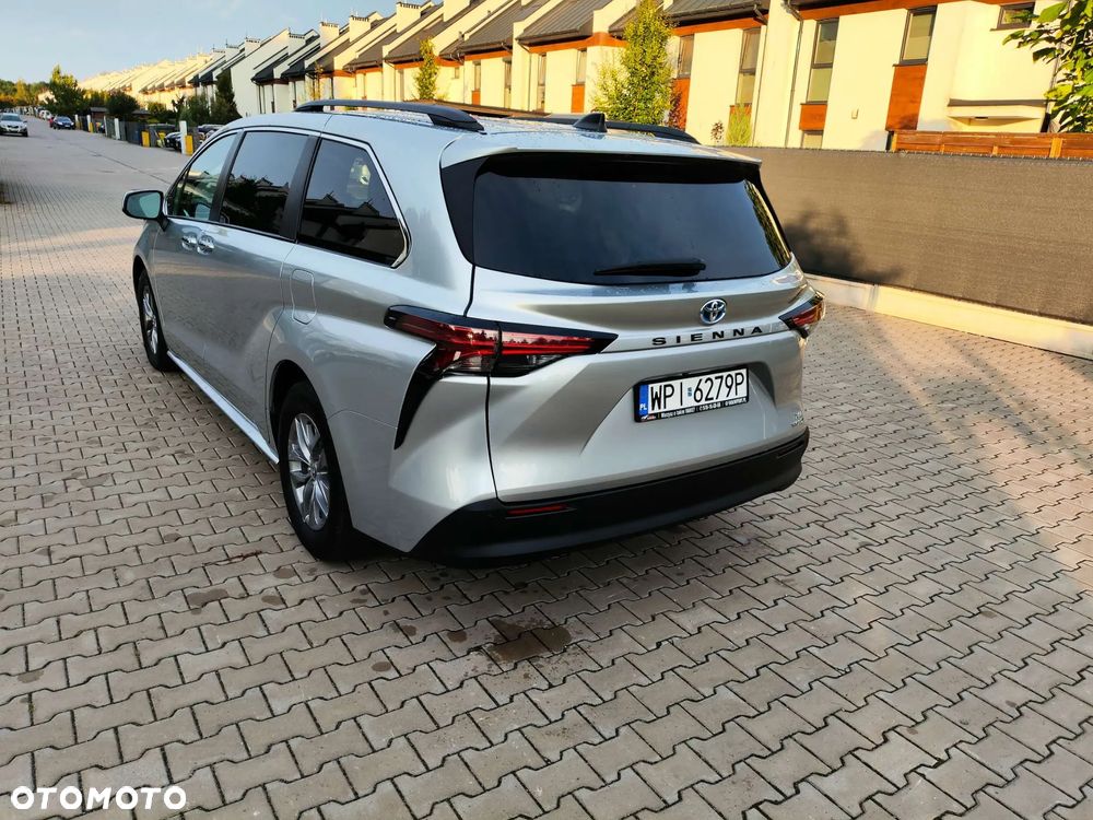 Toyota Sienna - 6