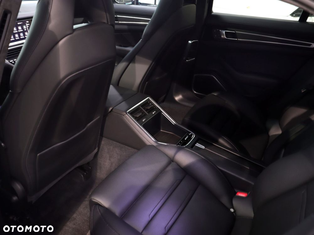 Porsche Panamera - 35