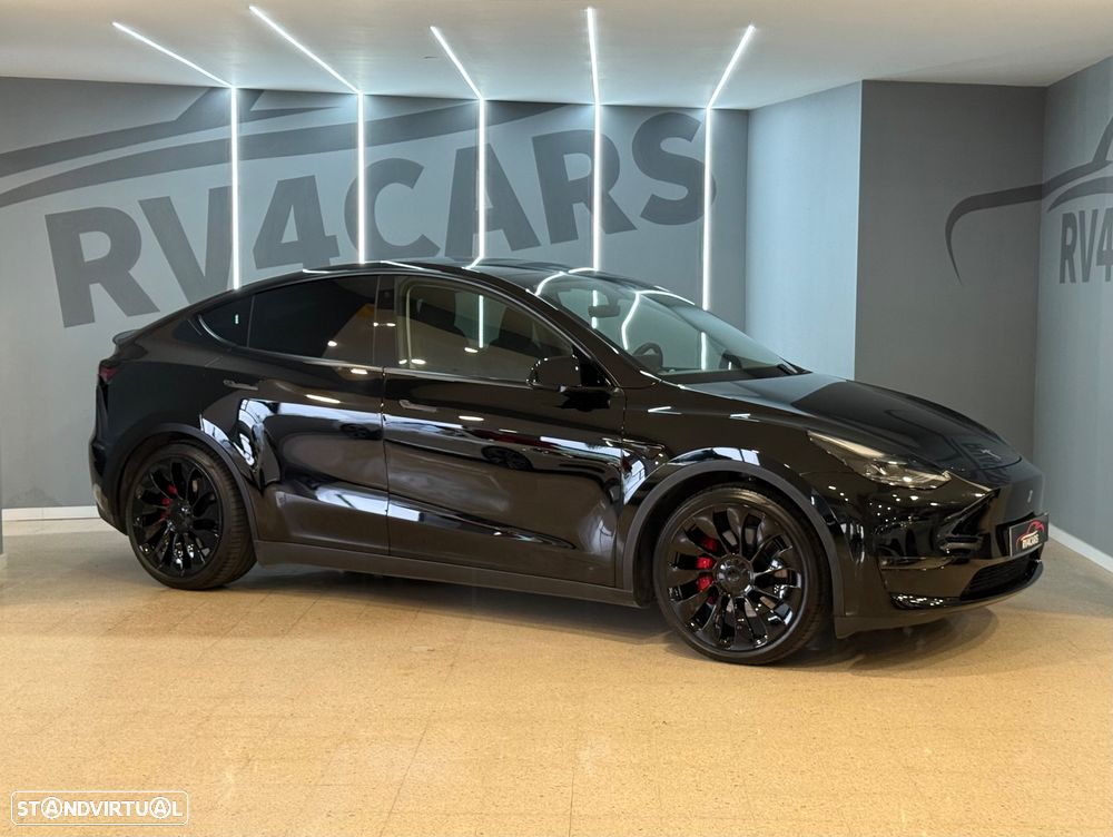 Tesla Model Y Performance Dual Motor AWD - 3