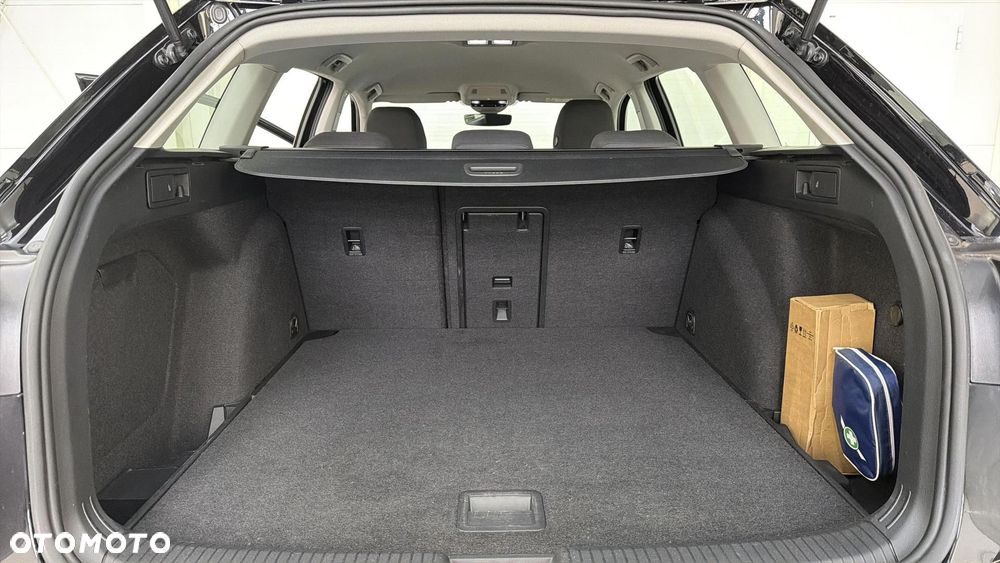 Volkswagen Golf Variant 2.0 TDI Life - 16