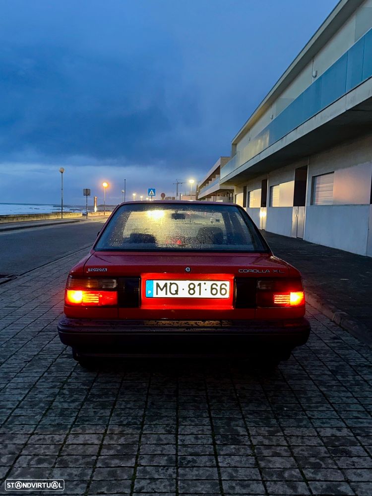 Toyota Corolla Sedan 1.3 - 4
