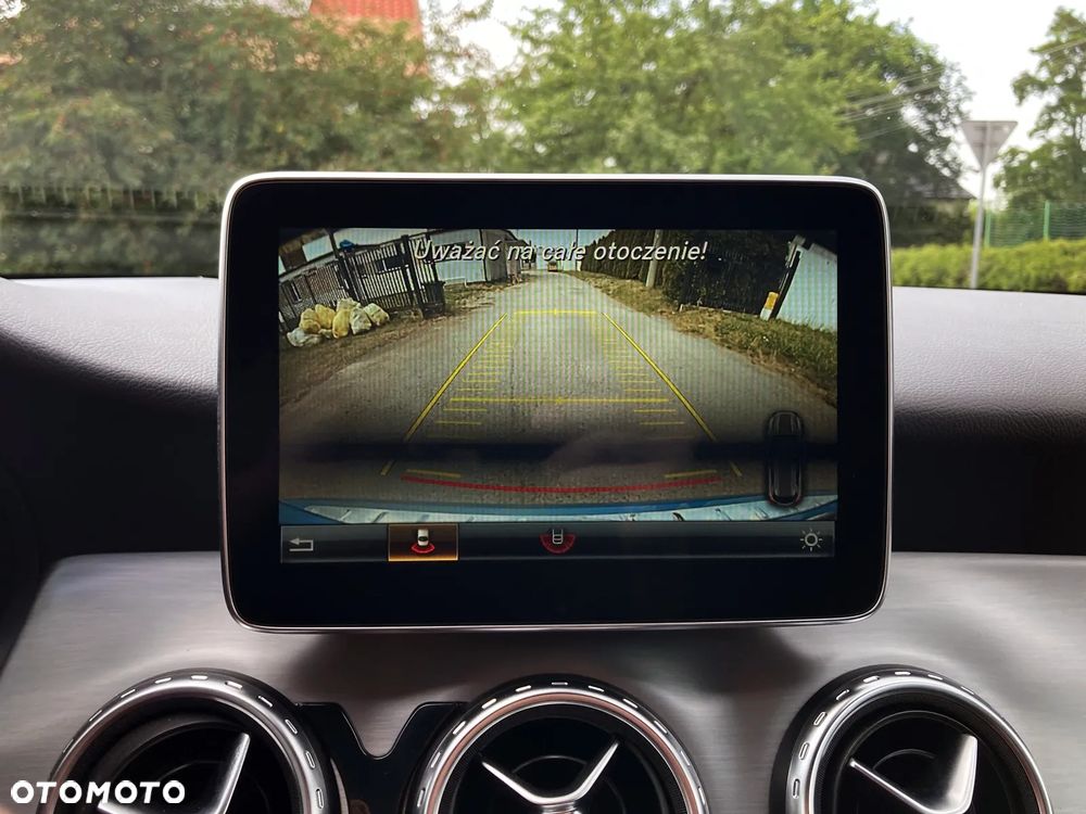 Mercedes-Benz GLA 250 7G-DCT AMG Line - 25