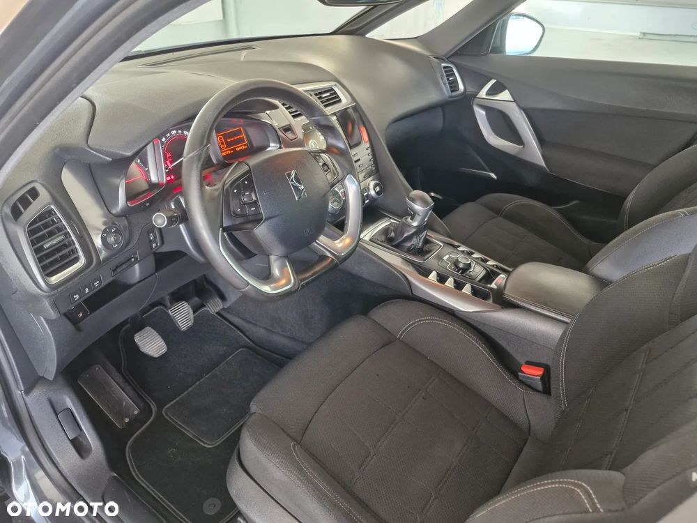 Citroën DS5 1.6 BlueHDi SoChic - 12