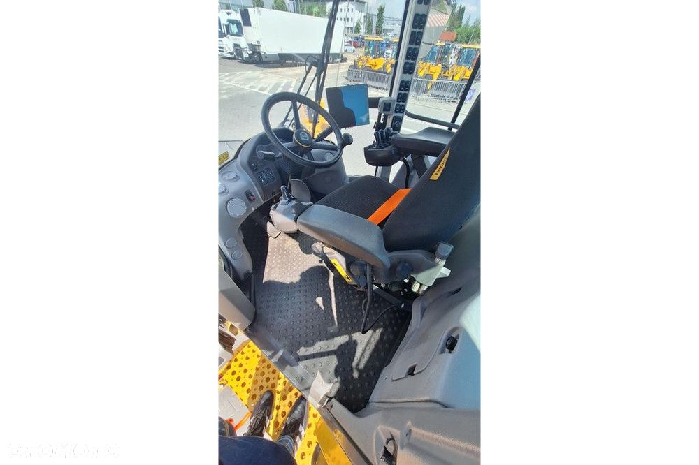 Volvo L90H - 14