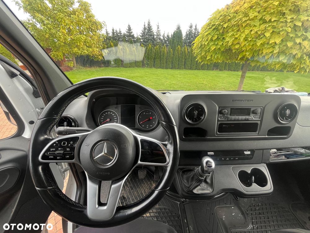 Mercedes-Benz Sprinter 319 - 5