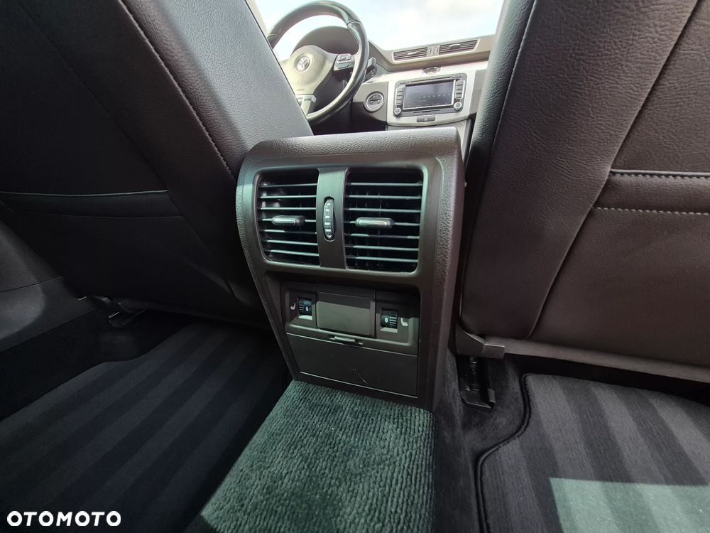 Volkswagen Passat - 22