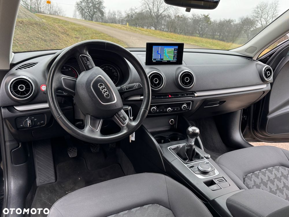 Audi A3 Sportback 1.4 TFSI Ambiente - 33