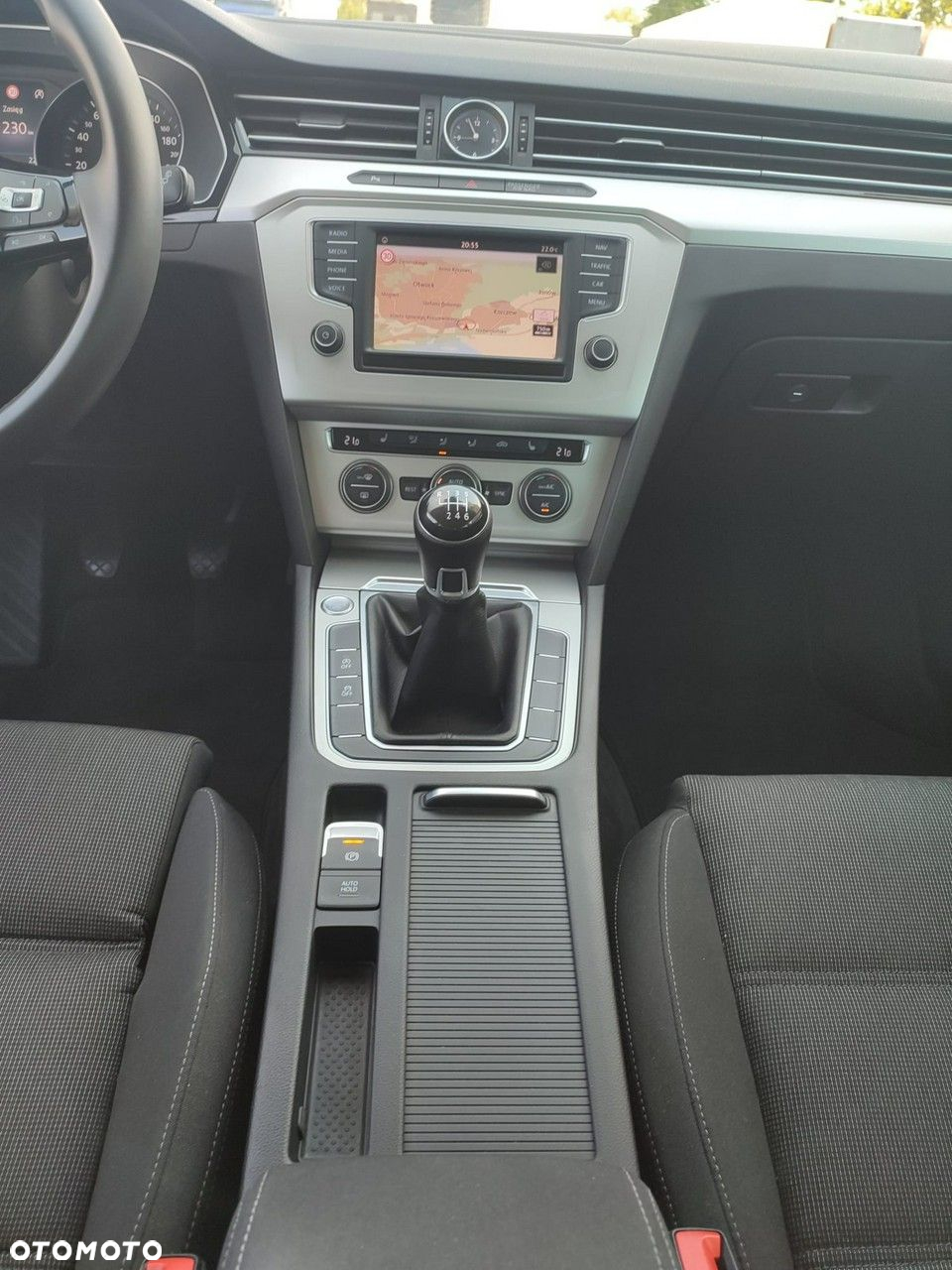 Volkswagen Passat 1.8 TSI BMT Comfortline - 24