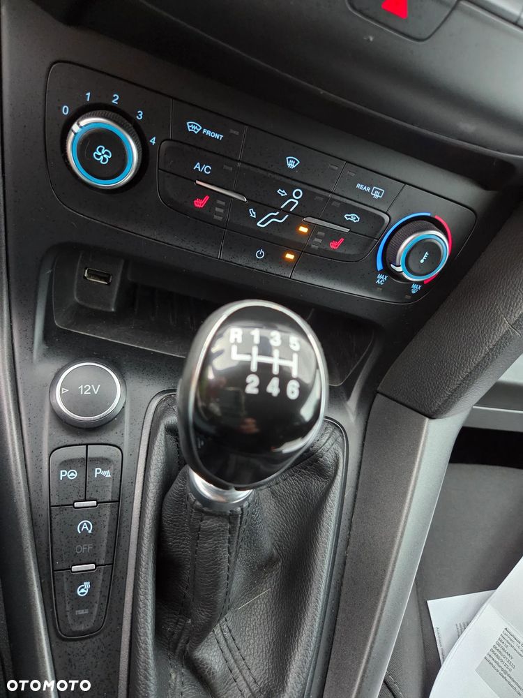 Ford Focus 1.0 EcoBoost Titanium Business - 3
