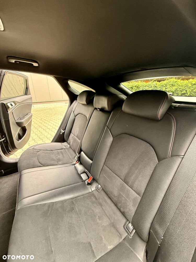 Kia ProCeed 1.6 T-GDI GT DCT - 17