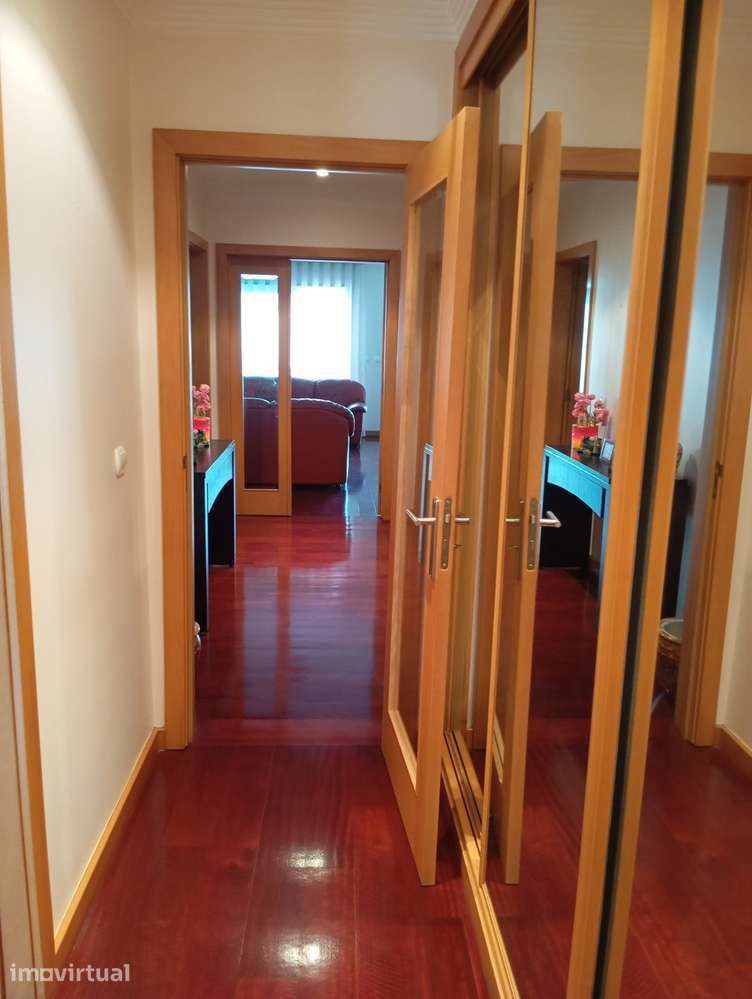 Apartamento T2 em Condomínio Fechado de Luxo com piscina - Grande imagem: 2/31