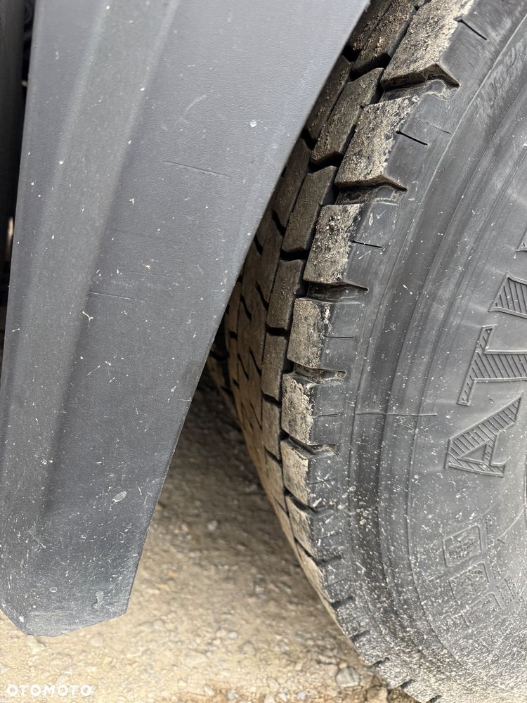 Mercedes-Benz Mp4 - 8