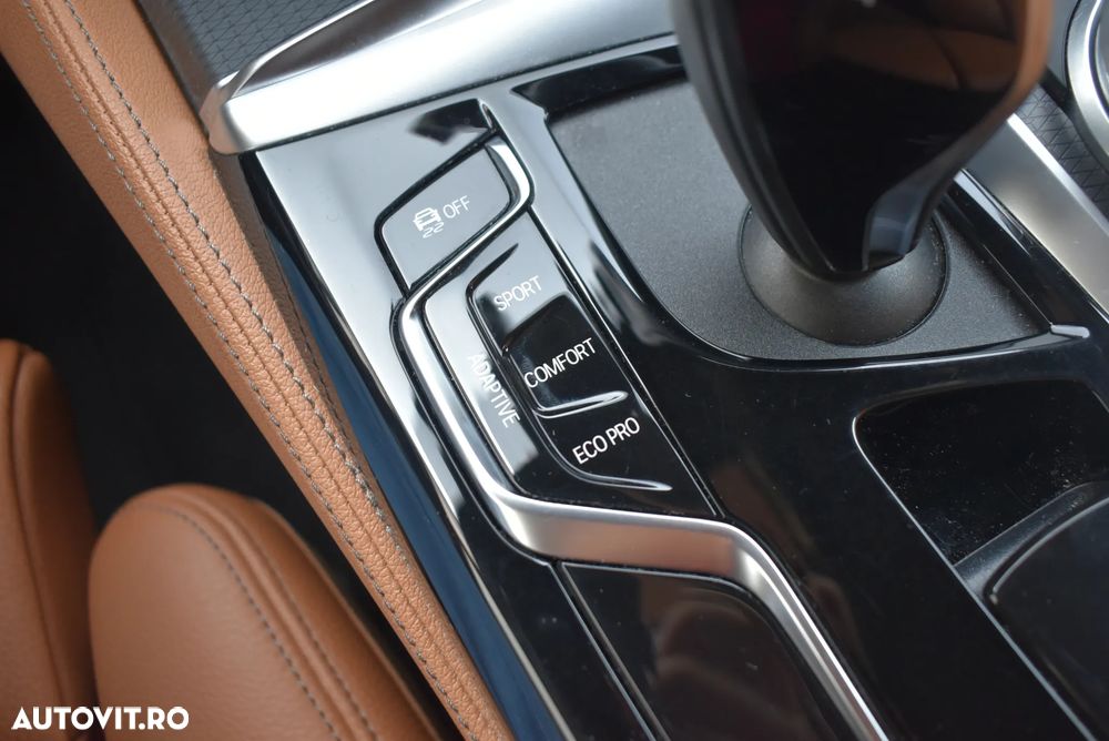 BMW Seria 5 530i xDrive AT MHEV - 27