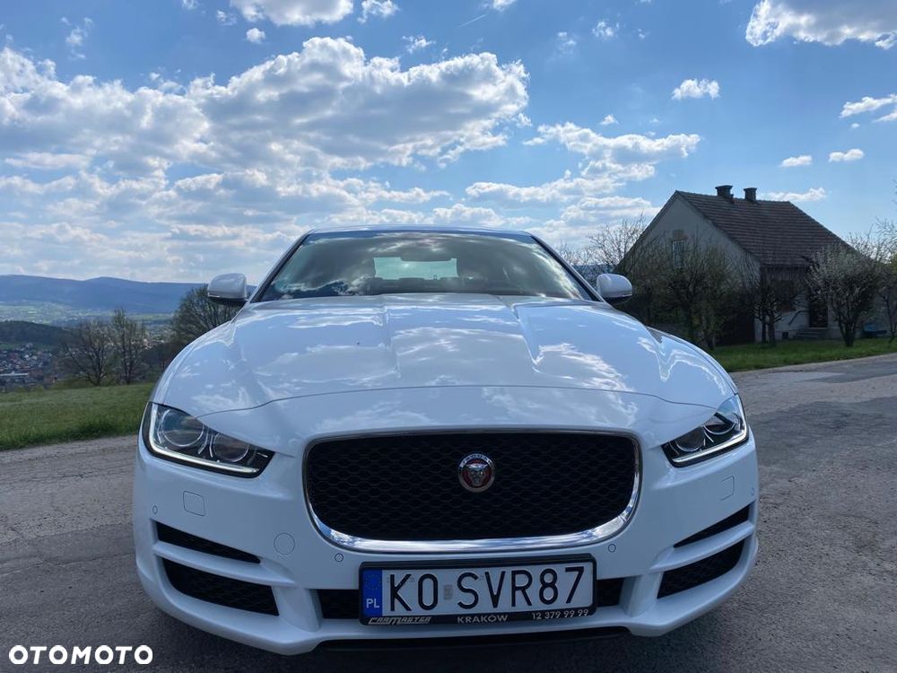 Jaguar XE 2.0 T Prestige - 7