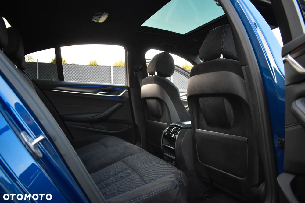 BMW Seria 5 520d M Sport sport - 8