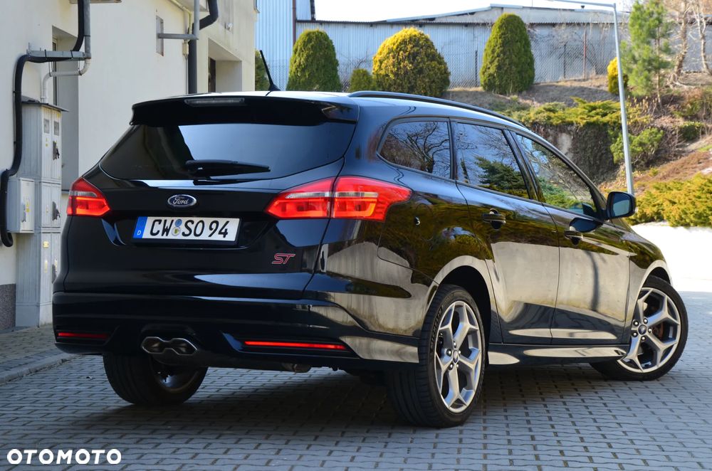 Ford Focus 2.0 TDCi ST mit Leder-Exclusiv-Paket - 3