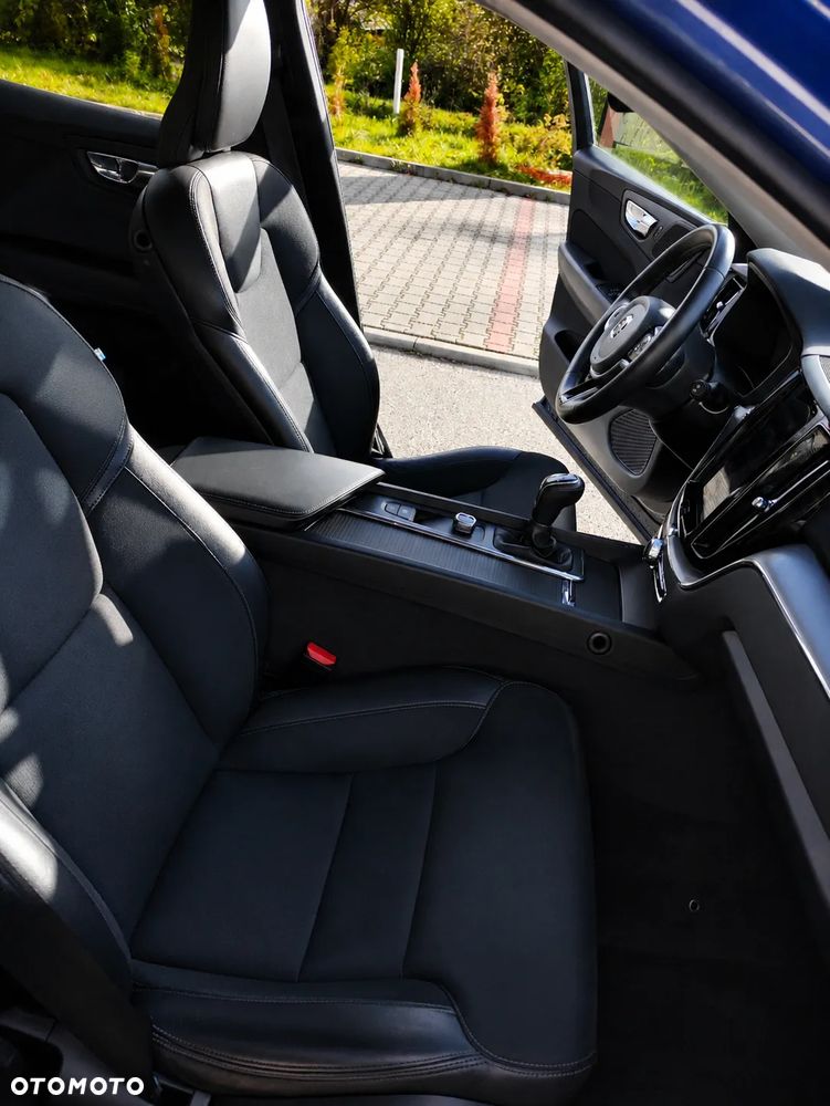 Volvo XC 60 D3 Momentum - 4