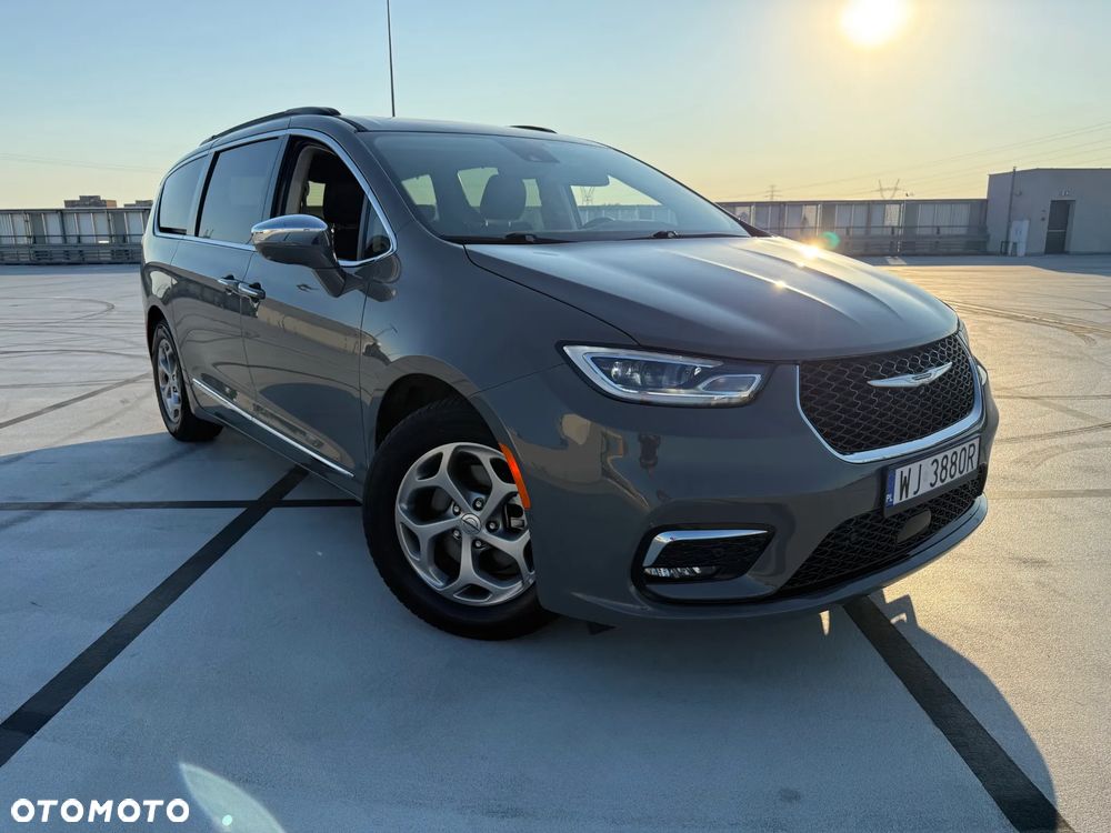 Chrysler Pacifica - 2