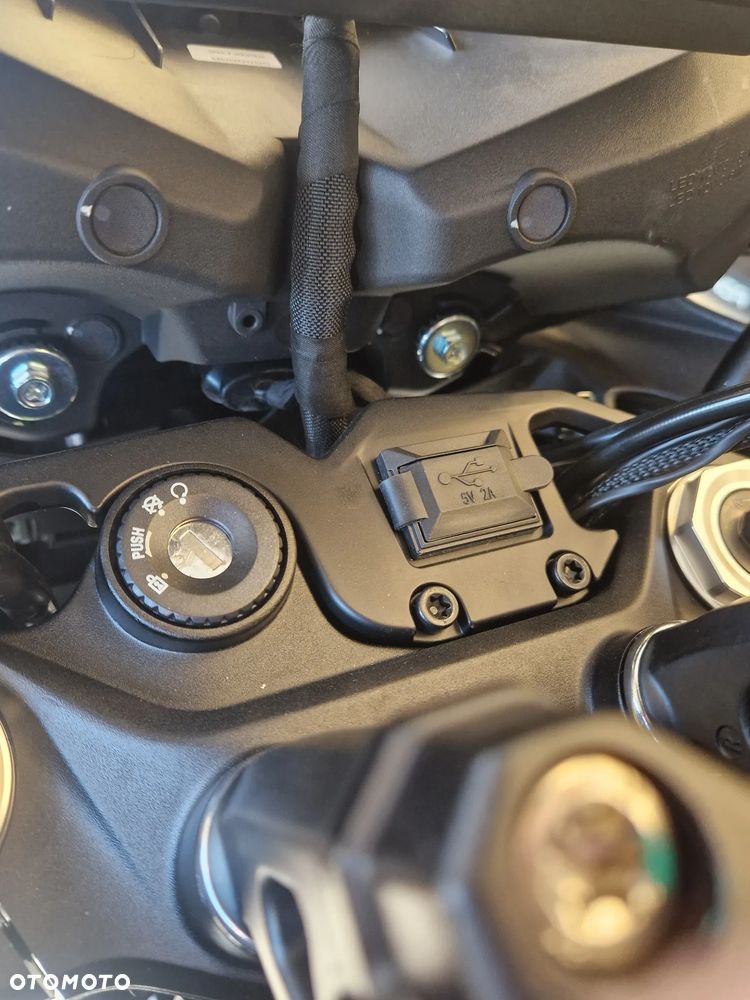 QJMOTOR SRT900SX - 11