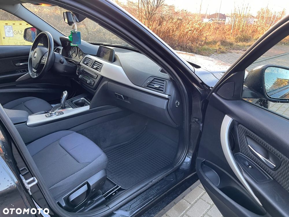 BMW Seria 3 318d Blue Performance Modern Line - 27