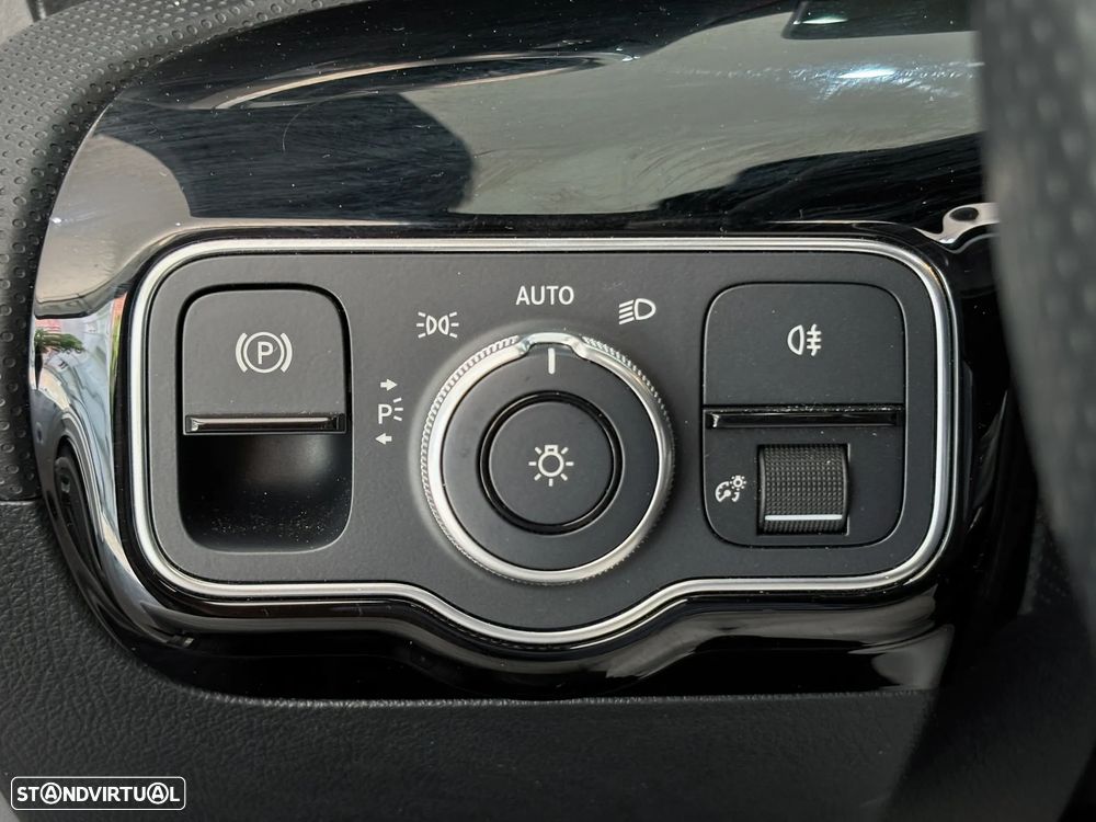 Mercedes-Benz A 250 Limousine - 30