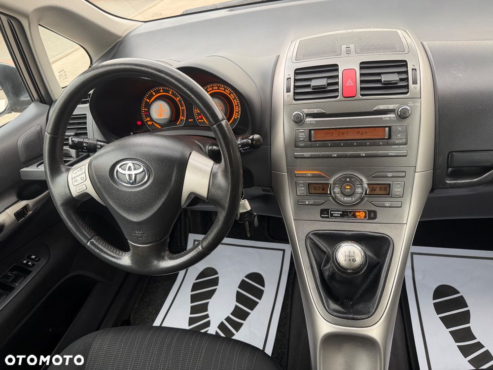 Toyota Auris 1.33 VVT-i Edition - 26