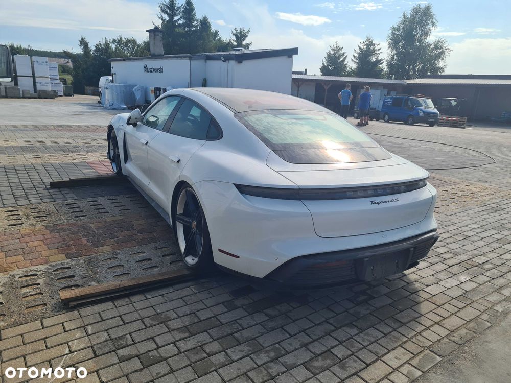 Porsche Taycan - 5