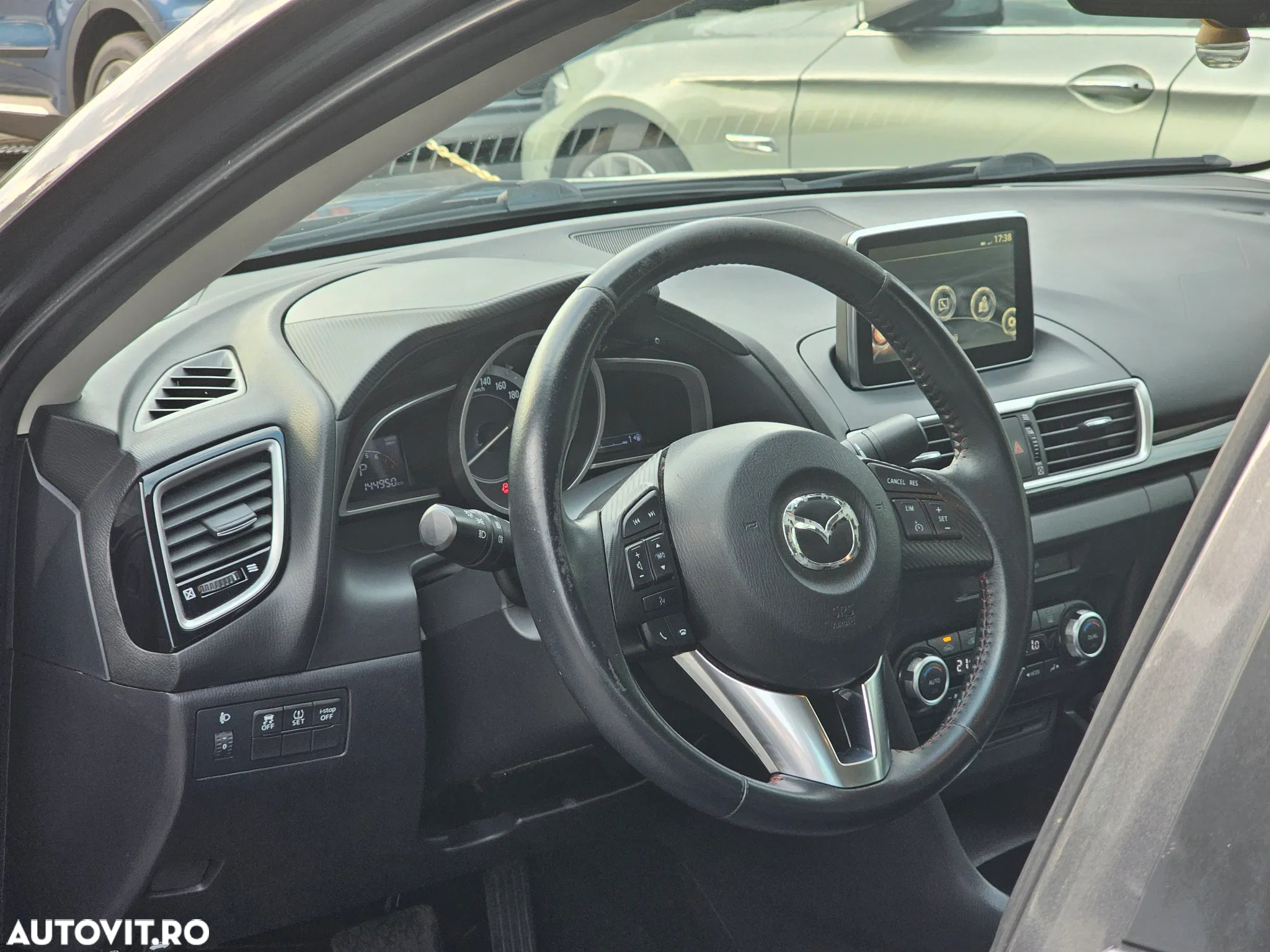 Mazda 3 - 8