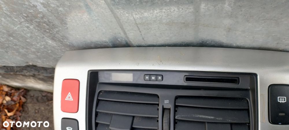 HYUNDAI TUCSON I radio panel nawiewu klimatyzacji ramka radia - 3