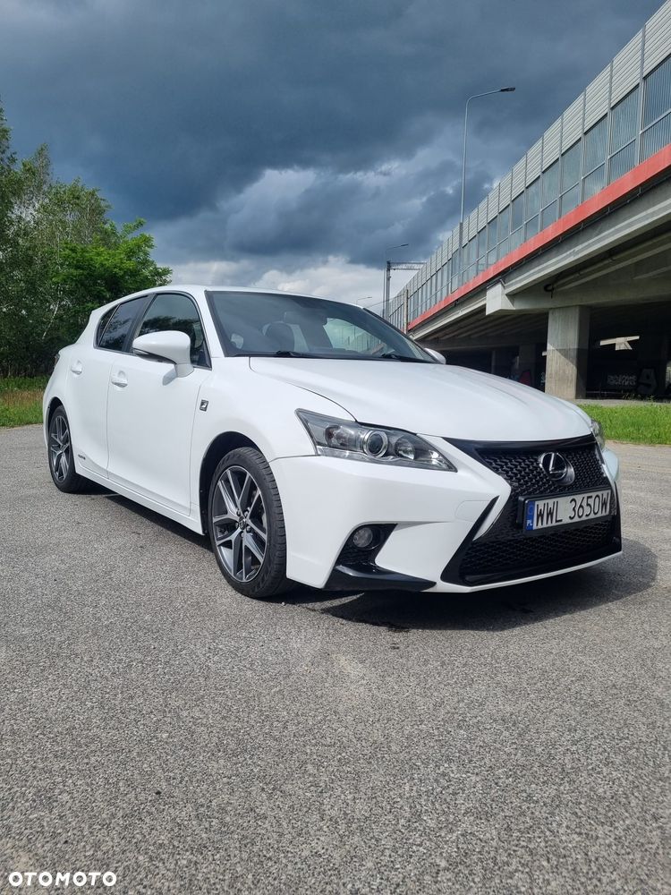 Lexus CT 200h F Sport - 1