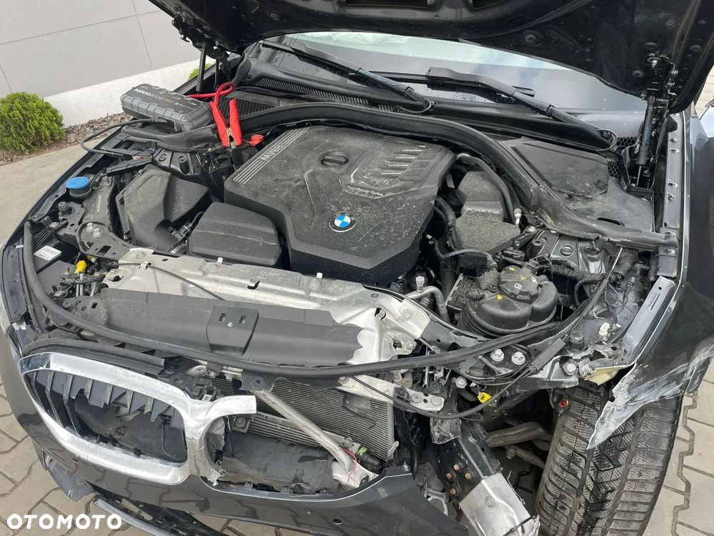 BMW Seria 3 318i Luxury Line - 11