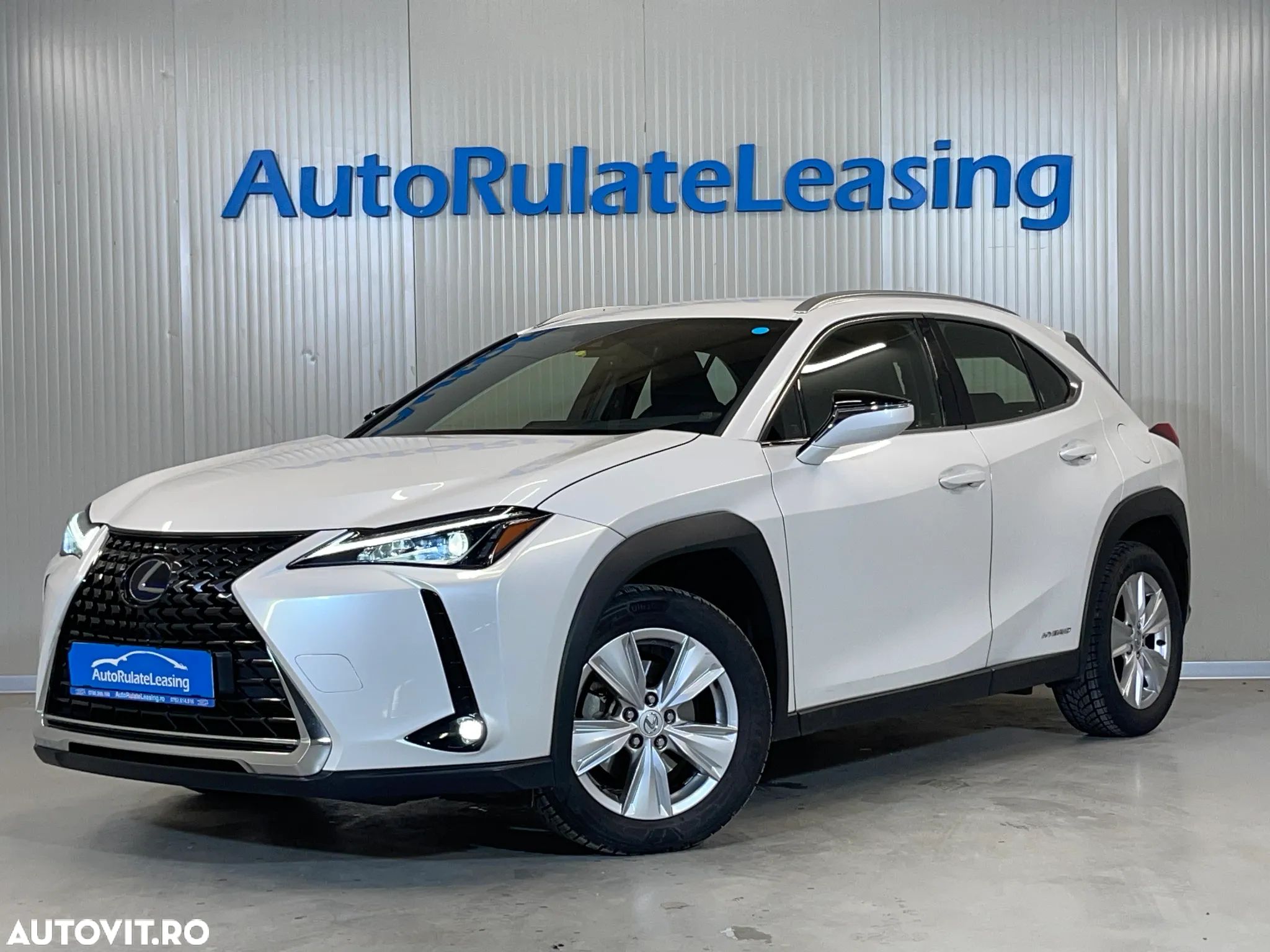 Lexus UX 250h Business Edition - 1