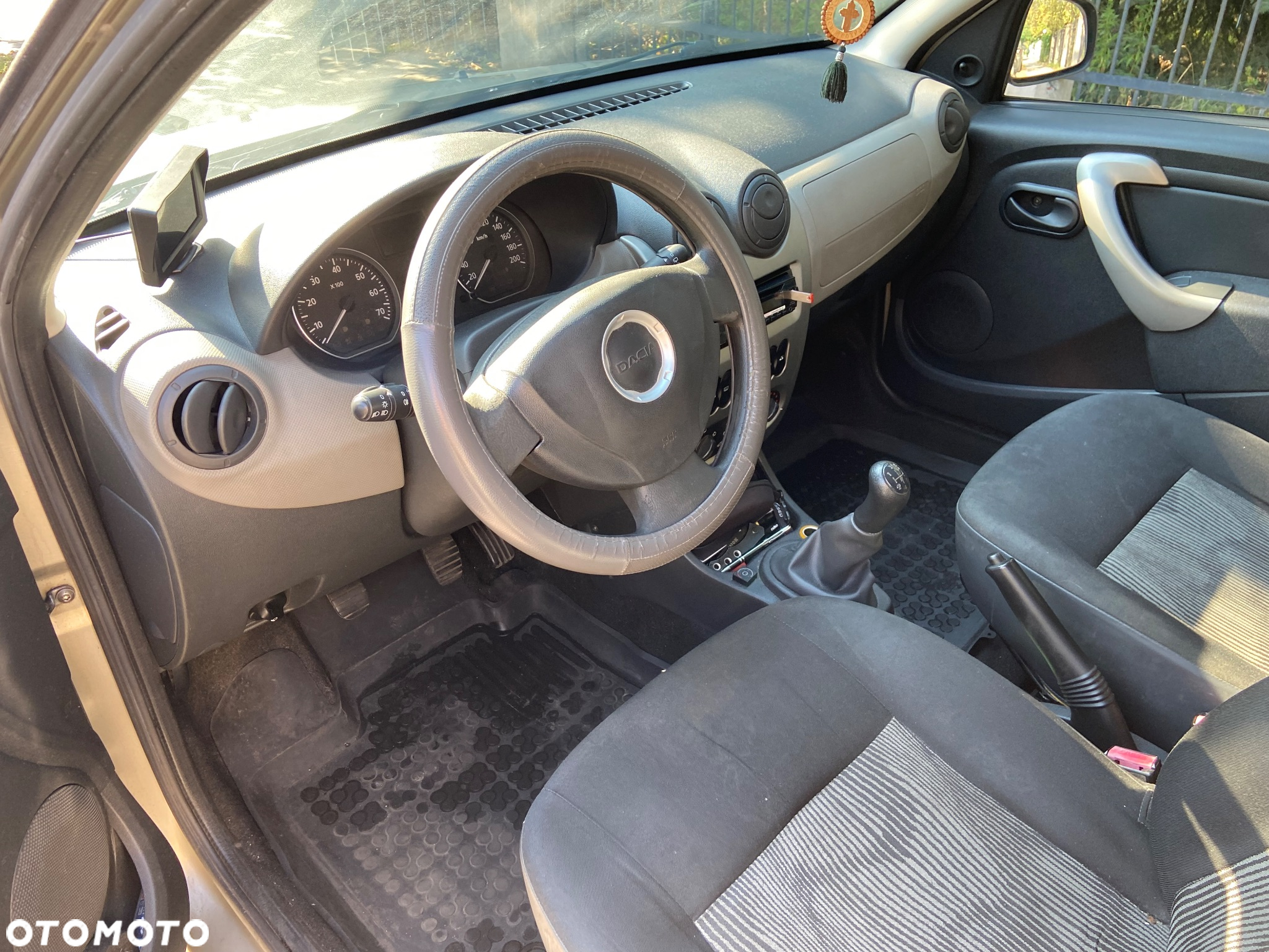 Dacia Sandero - 10