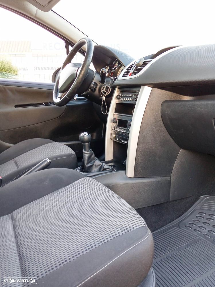 Peugeot 207 1.4 16V Sport - 8